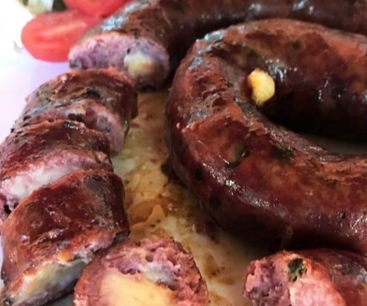LINGUIÇA DE CUPIM COM QUEIJO COALHO
