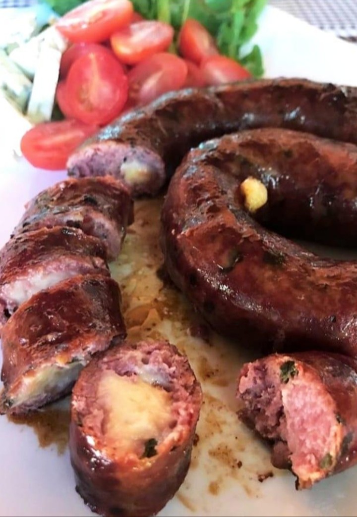 LINGUIÇA DE CUPIM COM QUEIJO COALHO
